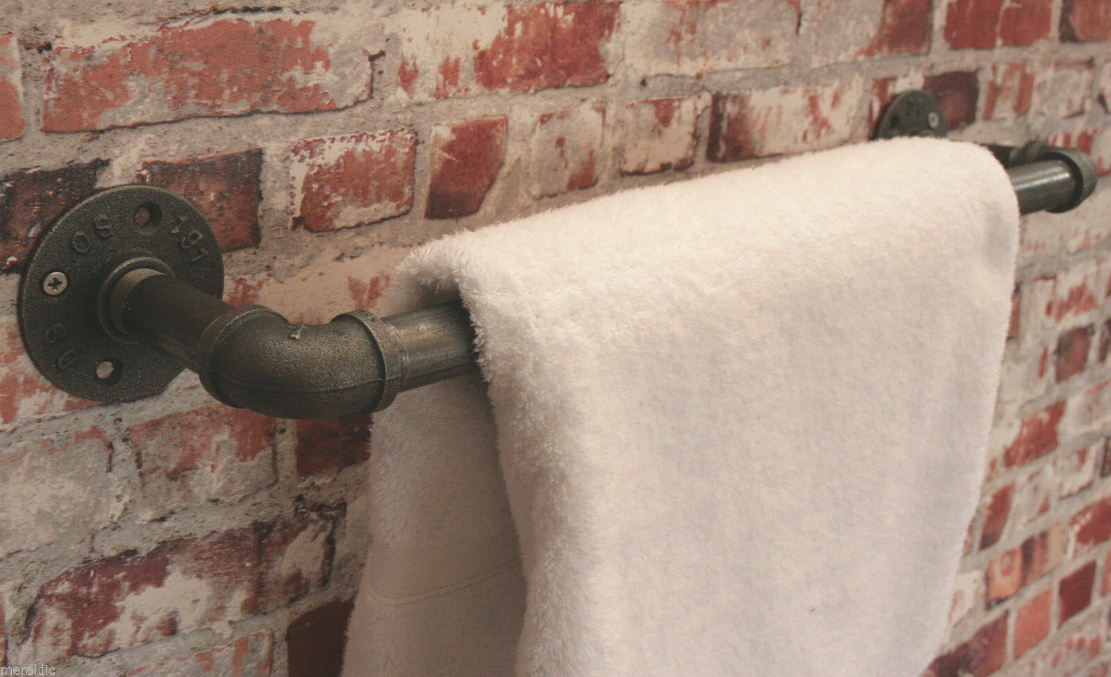 wall mounted industrial steel pipe towel rail