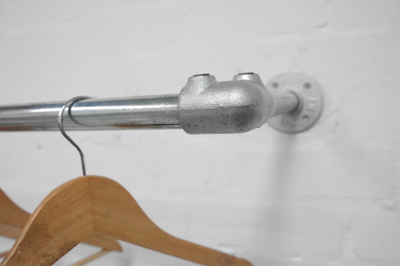 wall mounted industrial steel pipe clothes rail
